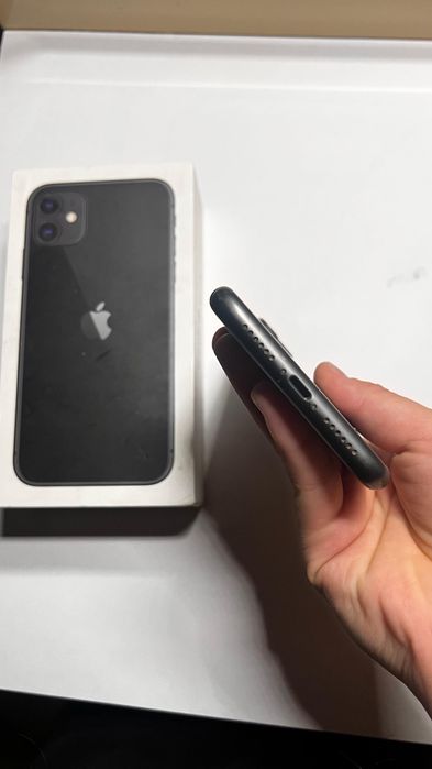 Iphone 11.  64 GB