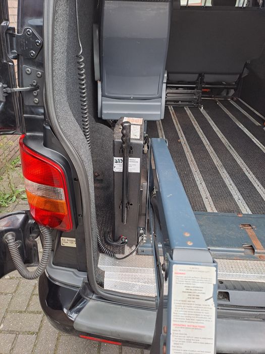 Lift ricon auto pentru persoane cu handicap