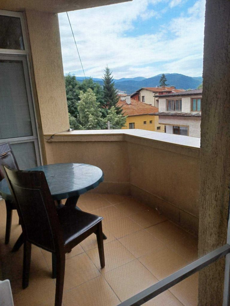 Дава се под наем Двустаен апартамент в Велинград - 70 кв.м за 255 € - Снимка #2