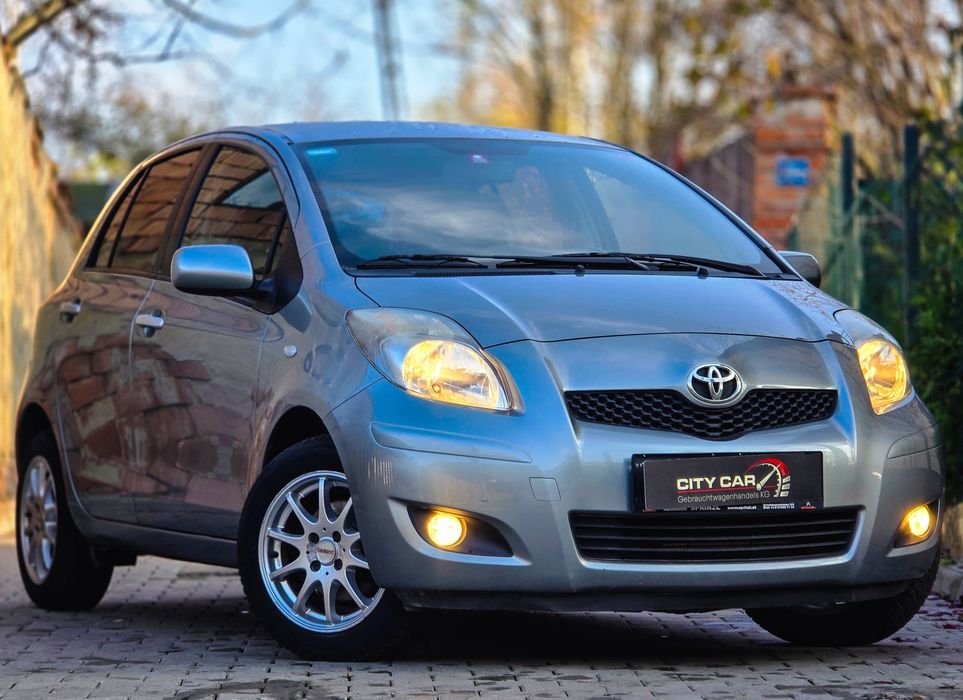Toyota Yaris Facelift 2010/12 benzina Euro5 Stare Impecabila!