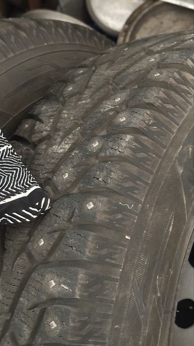 Продаются шины yokohama 215/70 R16