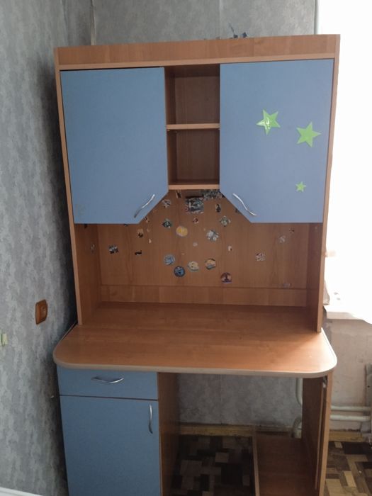 Стол письменный детский