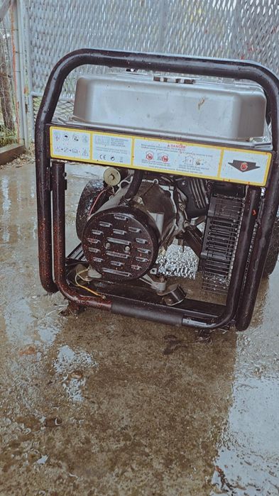 Generator trifazic 9,3 kw pornire la cheie