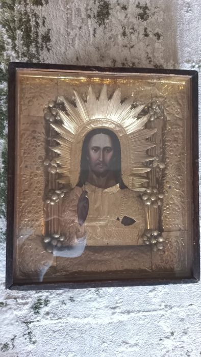 Icoana veche cca-1850-1890- cu riză aurită.