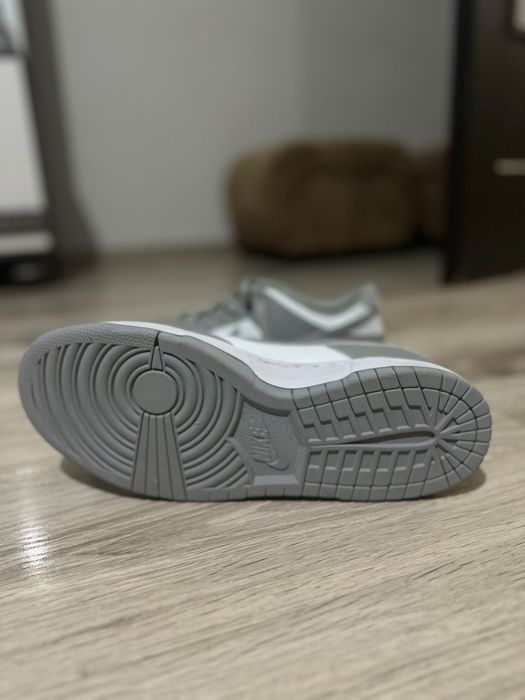 NIKE dunk low retro бяло/сиво