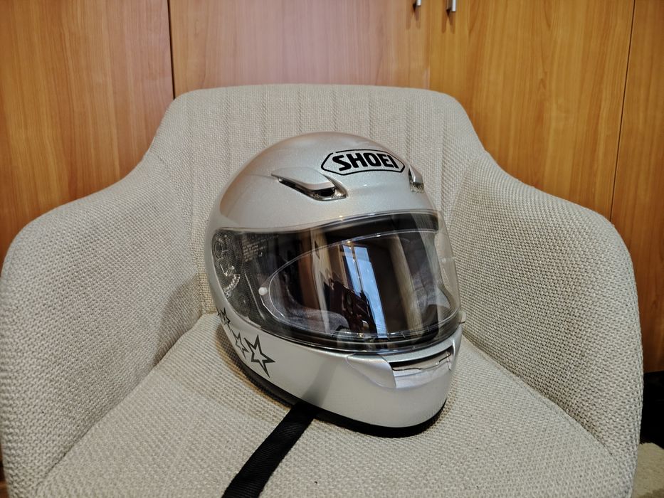 Каска за мотор SHOEI