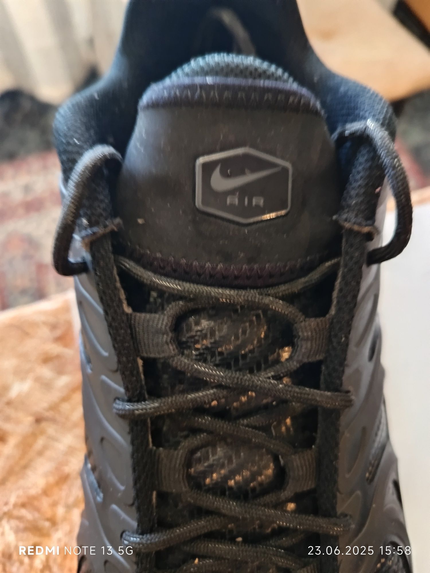 Продават се нови маратонки , Nike