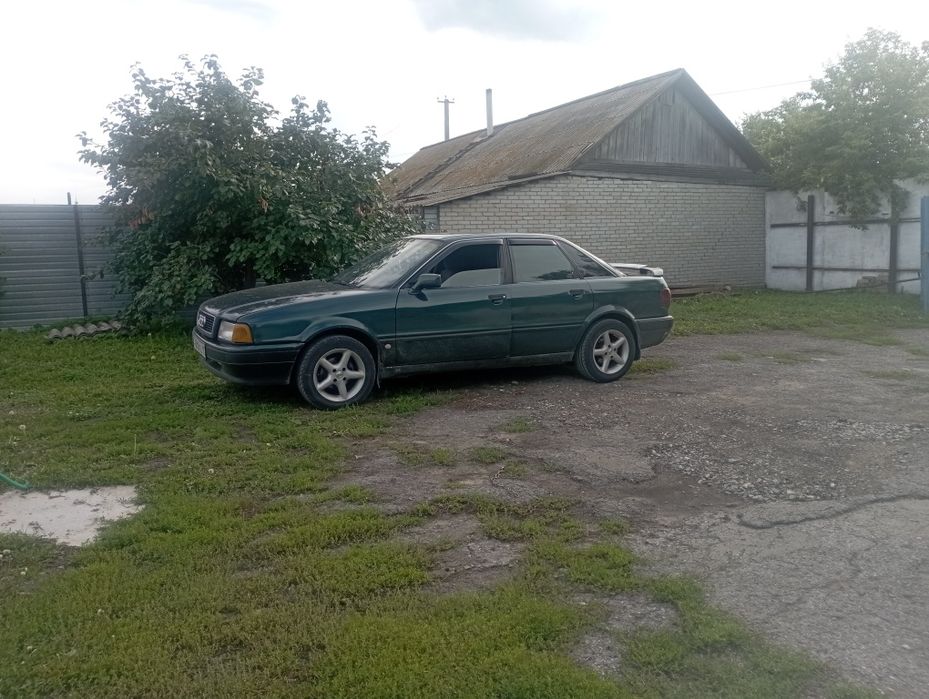 Продам надёжный автомобиль и крепкий  не гнилой . Ауди В4 инжектор  2