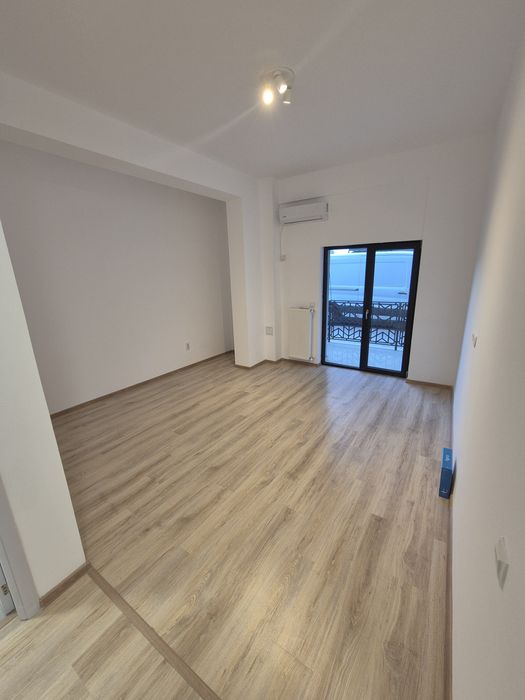 Inchiriez spațiu comercial 47 mp,zona MC Donald, Bragadiru.