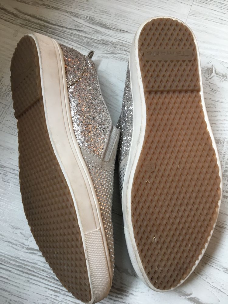 Дамски обивки  Tamaris сребристи 39н. 25 см