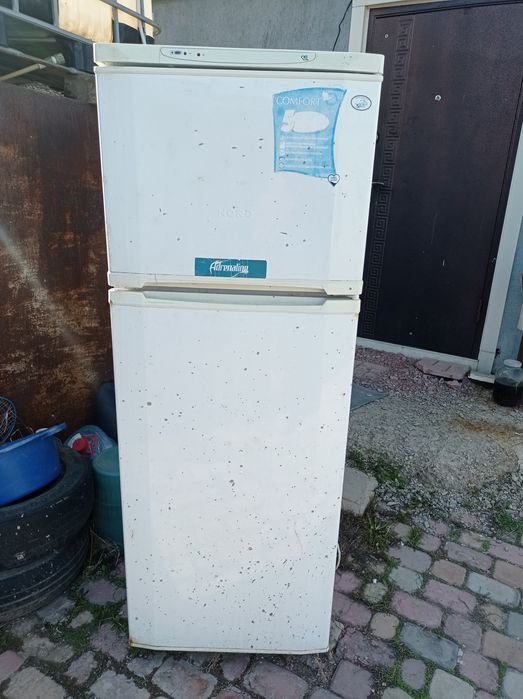 Продам холодильники