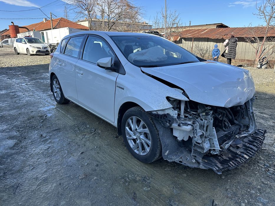 Toyota Auris Тойота Аурис 1.8 hybrid CVT 136 кс 2016г НА ЧАСТИ!