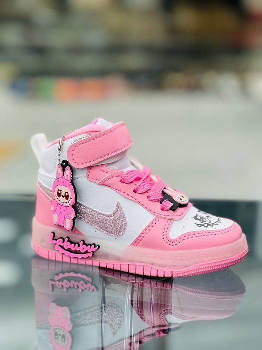Ghete Nike labubu