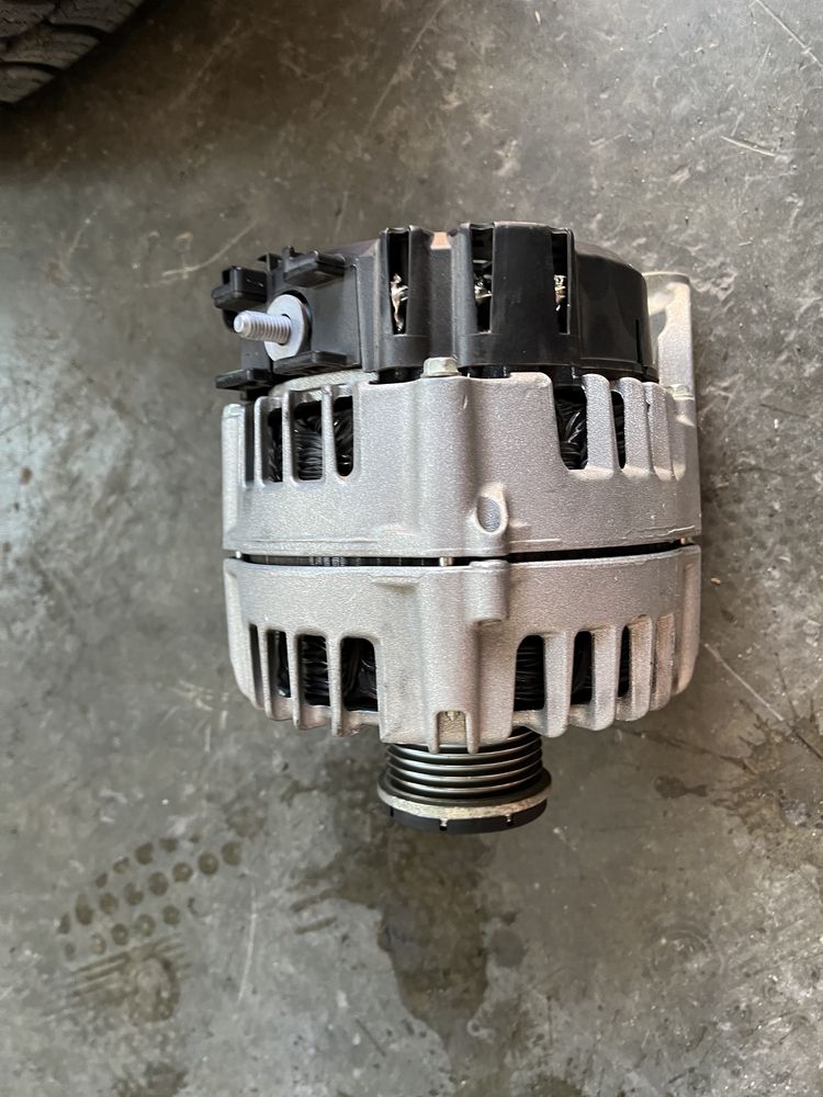 Alternator bmw f30 f31 2014 nou