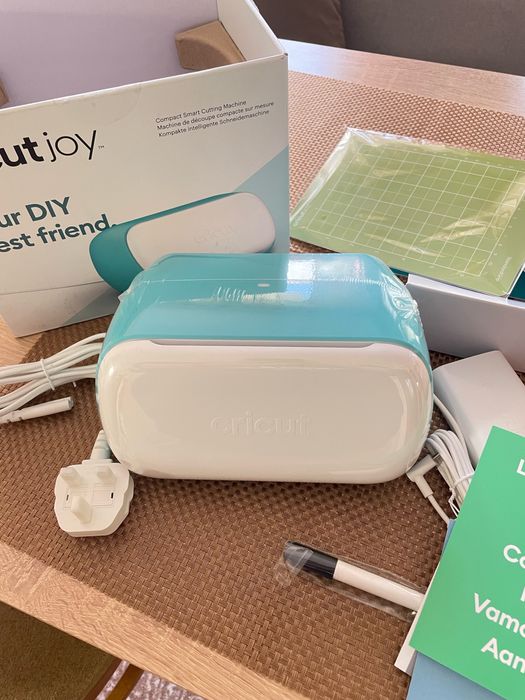 Режещ плотер Cricut joy