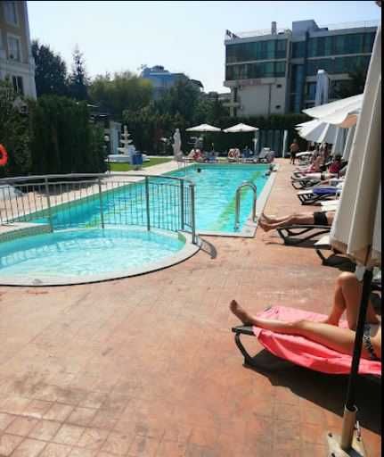 Продава се Хотел в к.к. Слънчев бряг - 2800 кв.м за 1029 €/кв.м - Снимка #3