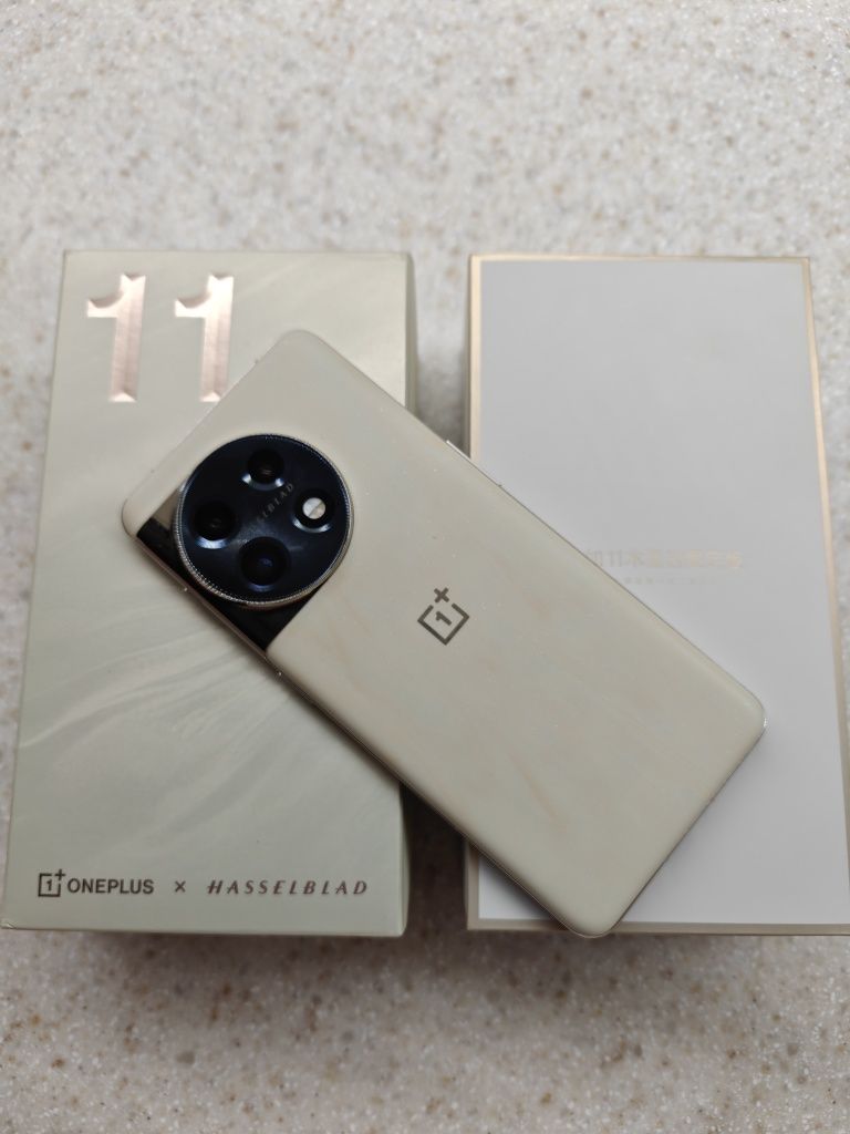 Oneplus 11 16/512 в идеальном состоянии