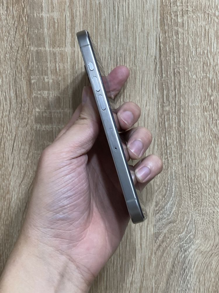 Продам iPhone 15 Pro