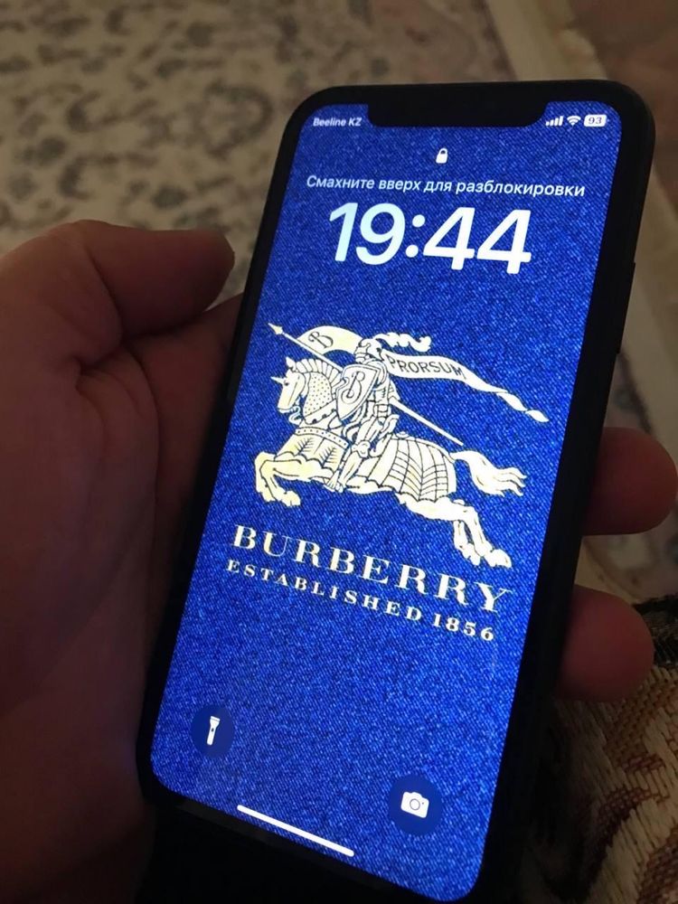 Продам Iphone Xr