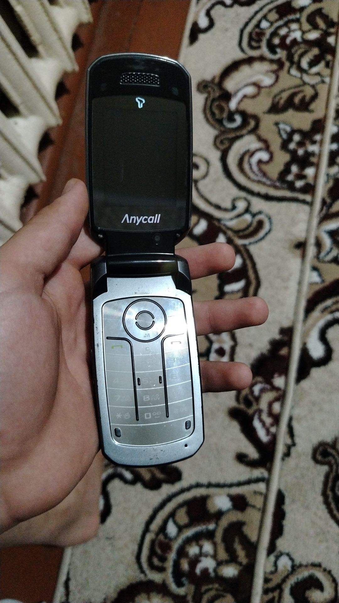 Samsung ANYCALL B590 legushka telefon sotiladi. !