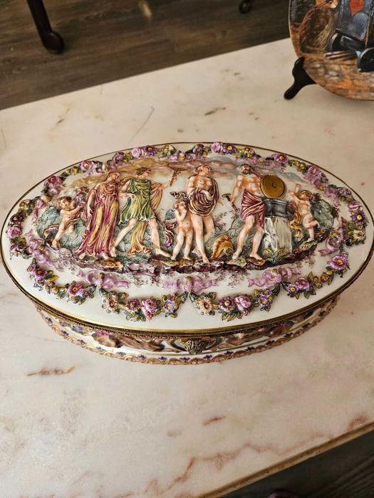 Casetă deosebită"Capo di Monte