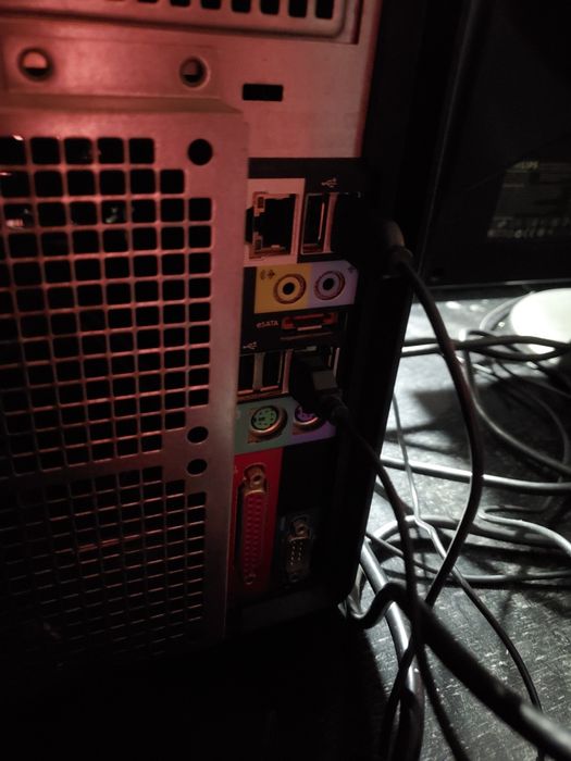 Calculator Dell Precision T3500, 10 GB Rami, 500 GB HDD cu ec. Philips