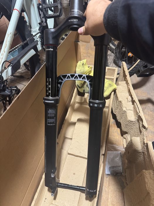 Вилка  Rockshox revelation debonair 150 mm / 29  debon