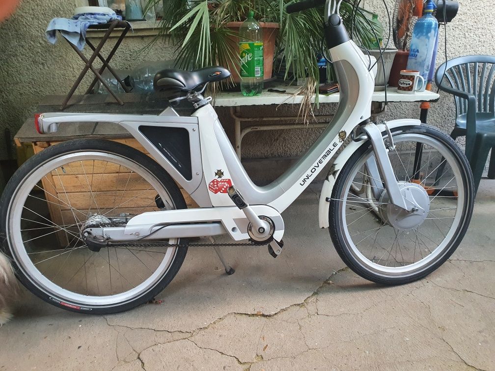 Bicicleta electrica "unloveable"