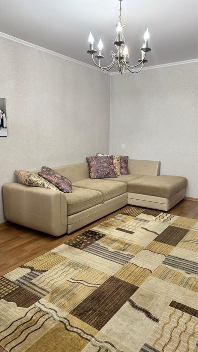 Продам диван угловой