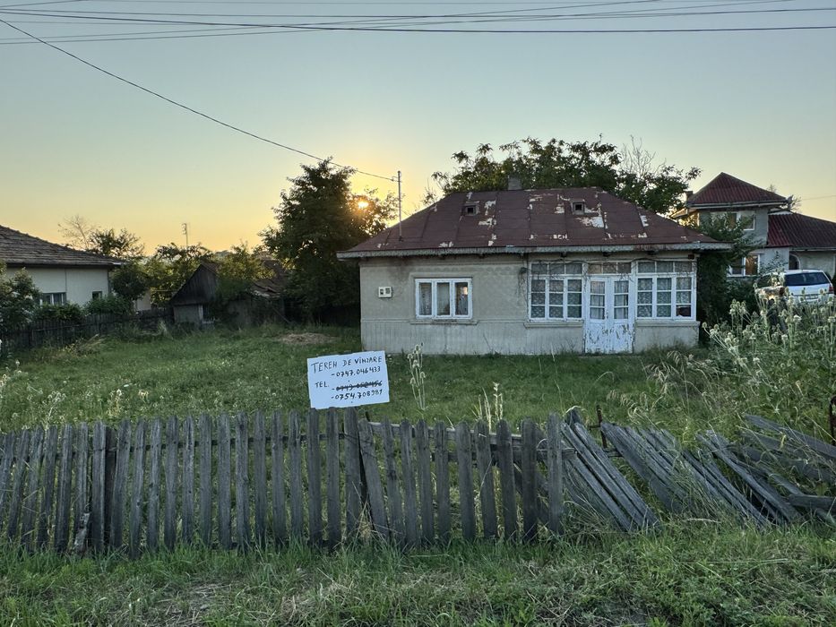 Vand teren 1700m2 intravilan