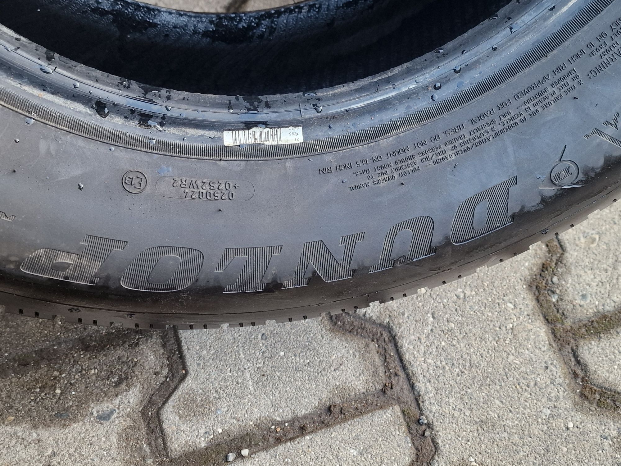 215 70 16 Dunlop