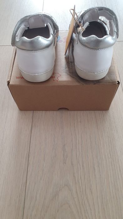 DDSTEP Pantofi decupati albi fete Nr 24 piele super comozi Curier OLX