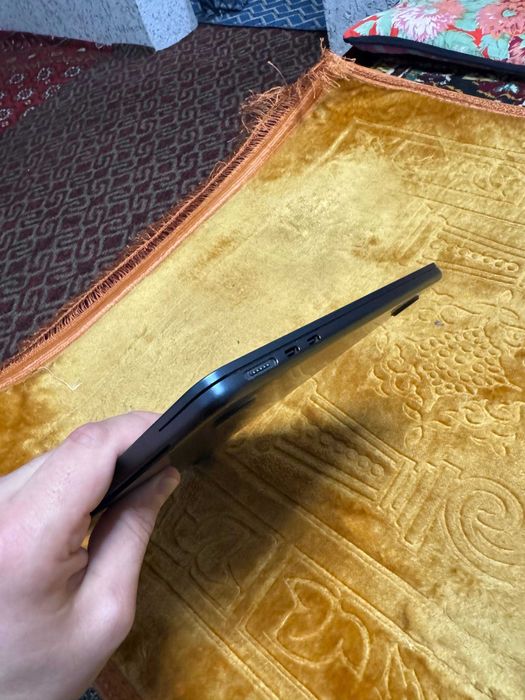 MacBook Air 13” M3 (2024) — 24GB RAM, 512GB SSD, Ideal Holat