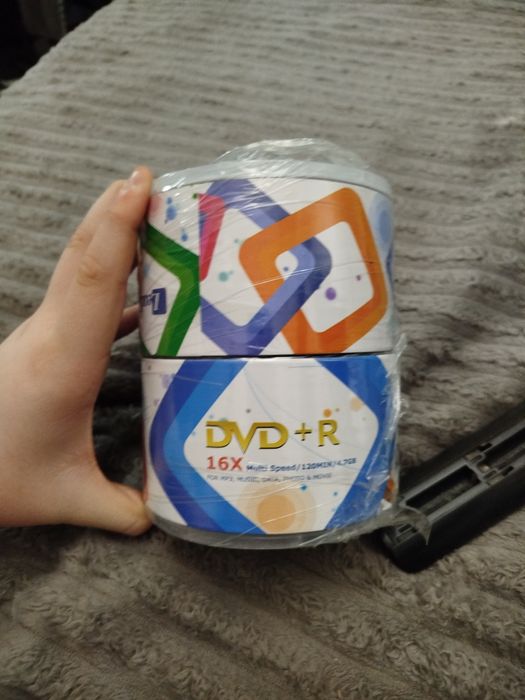 Dvd r диски 2 пачки не открытые за 170 000
