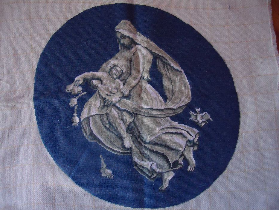 гоблени, икони,  книгоразделител