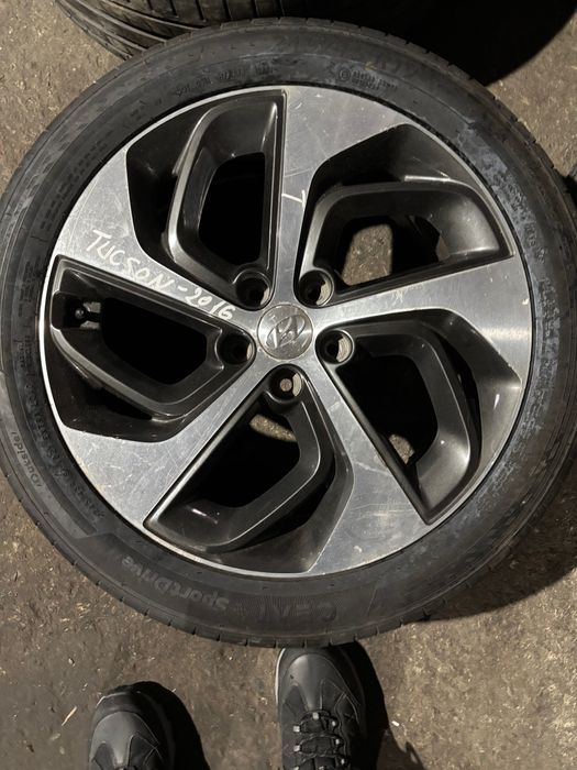 Jante hyundai tucson 2015-2019 originale 245/45 R19 cu anvelope vara