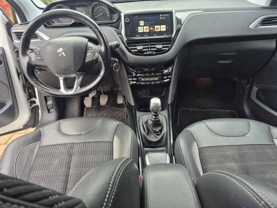 Peugeot 2008 facelift  120CP