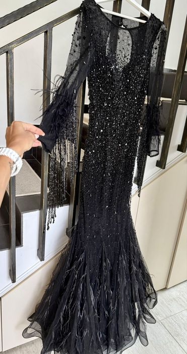Rochie eleganta cu pietre de vanzare!