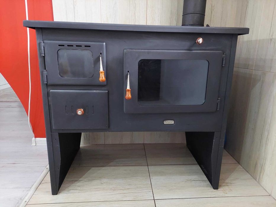 Готварска печка на твърдо гориво Прити