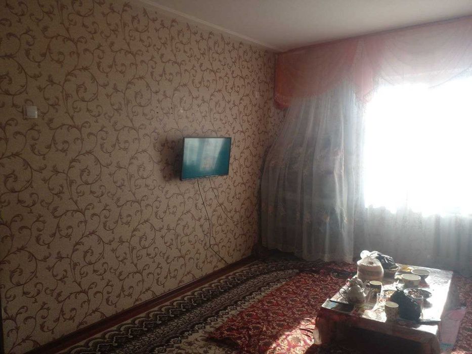 Уй сотилади узимни уйим ески общежитии  хаммаси ичида ванна туалет