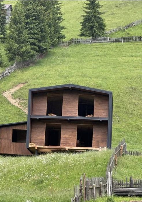 Vand cabane din lemn