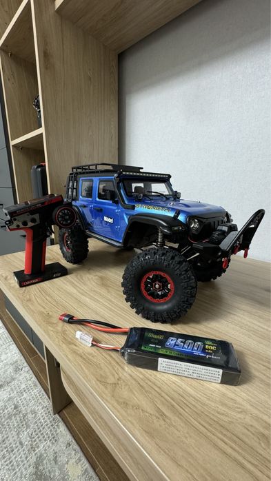 Радиоуправляемая машинка