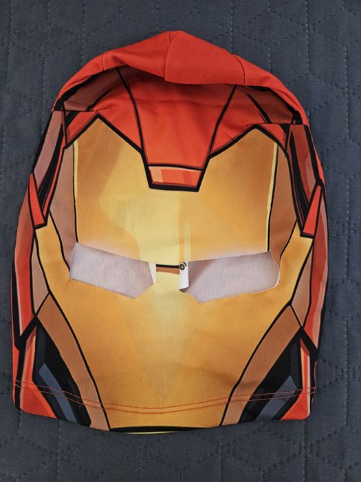 Продавам детски карнавален костюм на Iron man