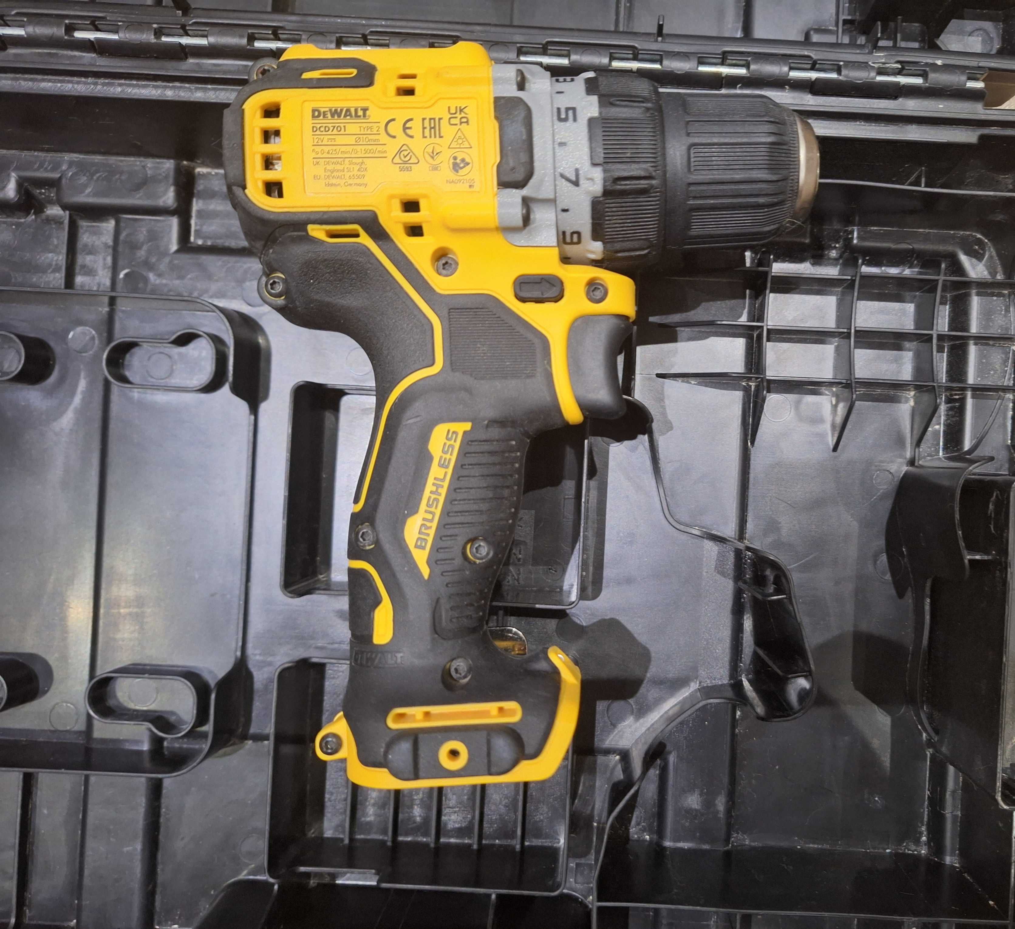 Акумулаторен винтовете DeWalt  DCD 701