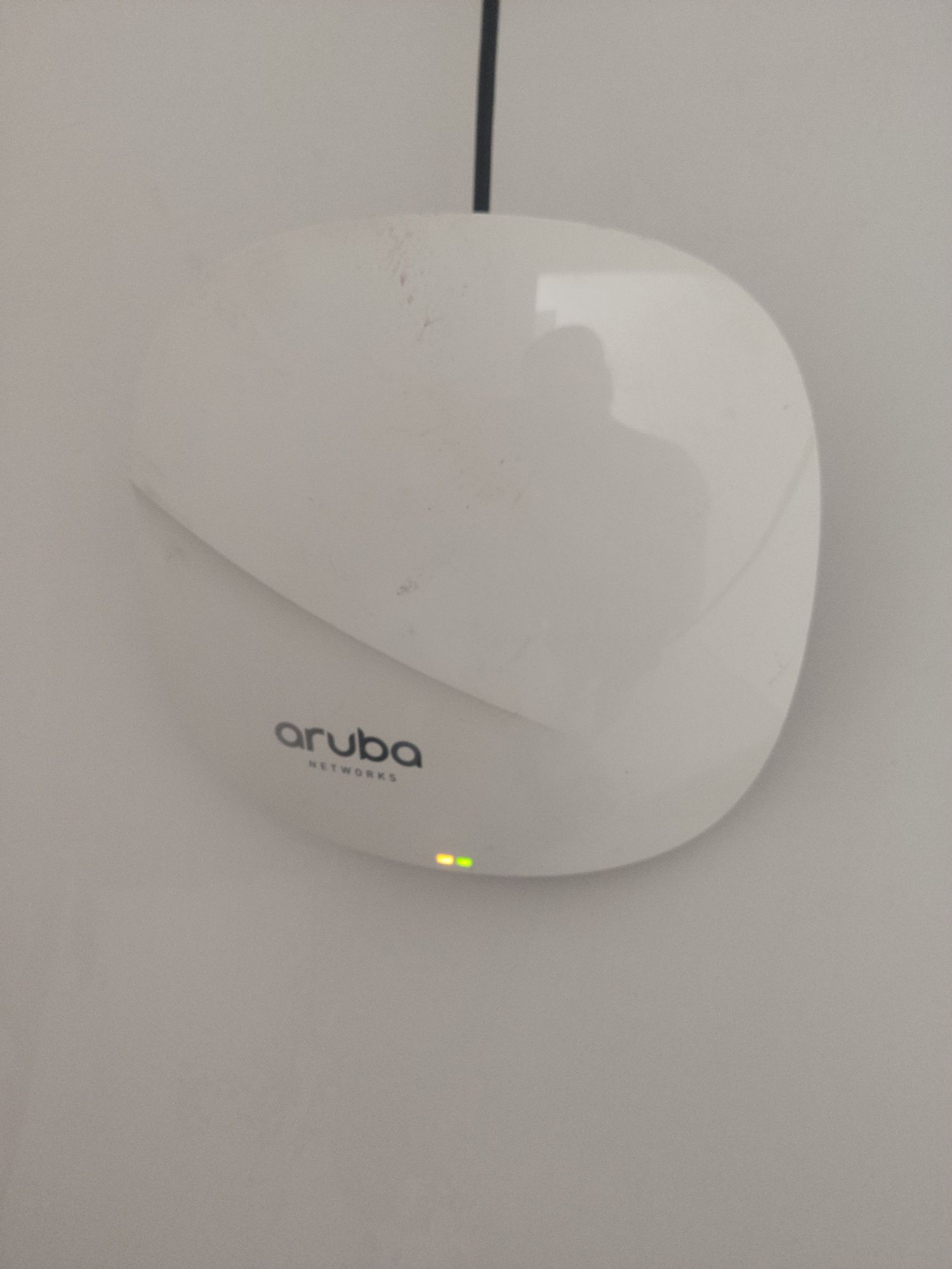 Продаю WiFi модем корпоративного назначения Aruba AP 325 (APIN0325)