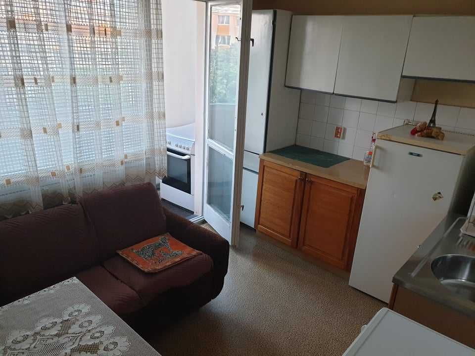 Дава се под наем Двустаен апартамент в Бургас, Изгрев - 60 кв.м за 280.5 € - Снимка #4