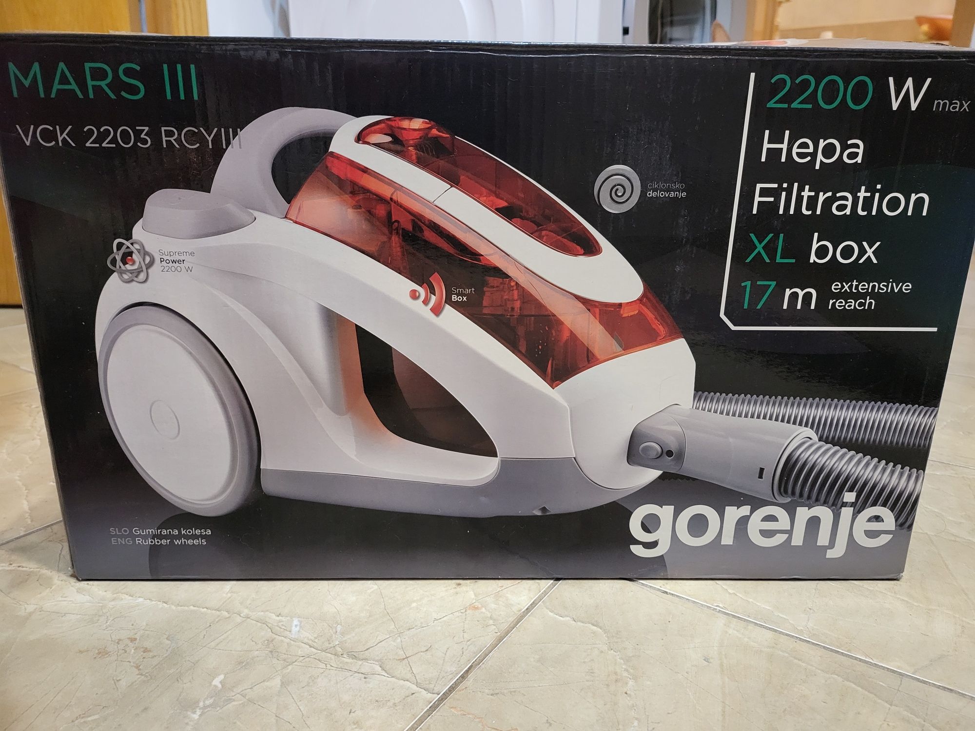 Aspirator Gorenje VCK 2203 RCY III ROSU + accesorii