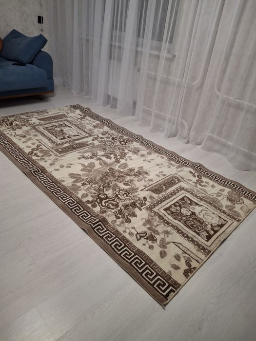 Ковровая дорожка размером 1,5 × 2,5 м,