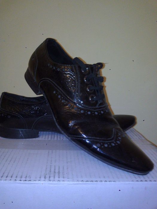 Pantofi piele lăcuită