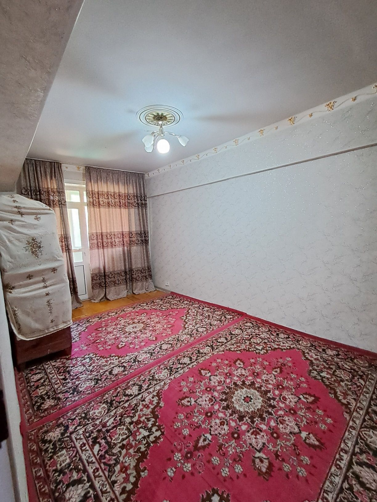 4 xonalik 5 xona qilingan g'ishtlik koperativniy uy.